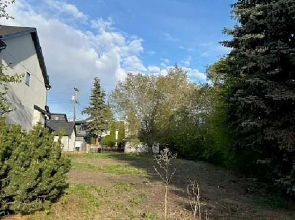 10510 131st St NW, Edmonton, AB T5N 1Y4