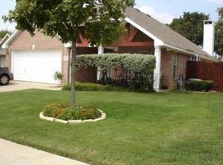2128 Pritchard Dr, Grapevine, TX 76051