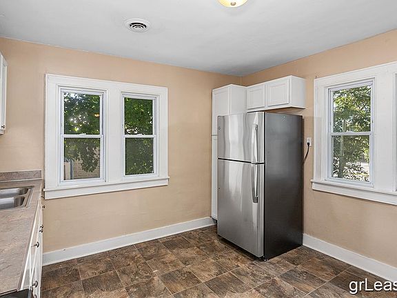 5th image of 618 Veto St NW APT 2