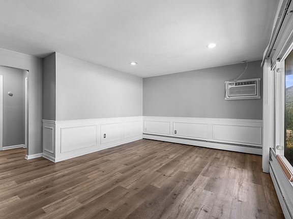 3rd image of 2423 Normandy Rd #2423