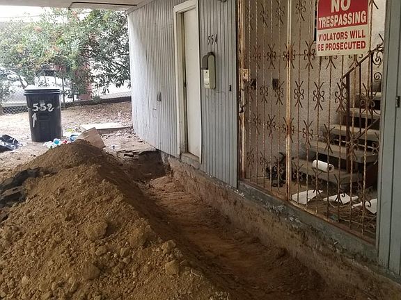 3rd image of 552 Oleander Dr