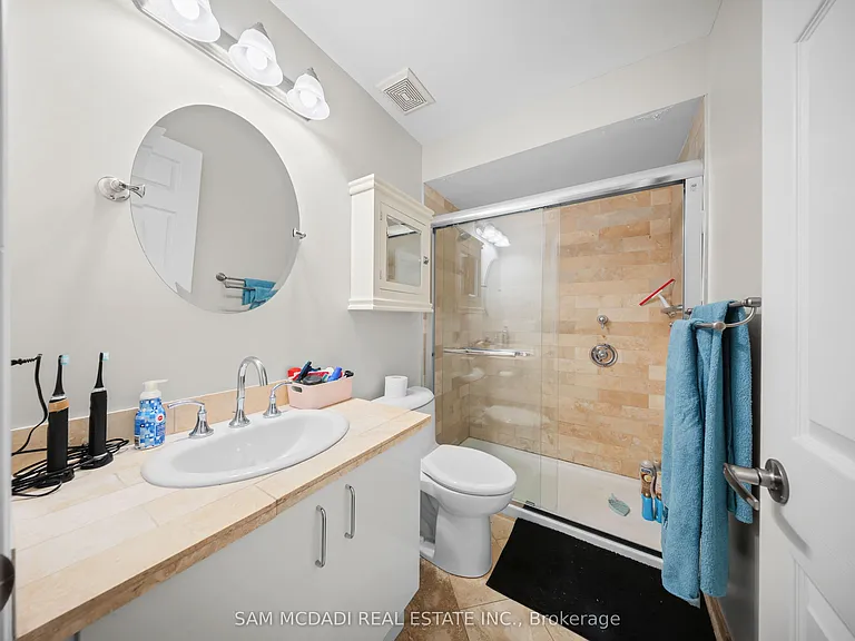 95 Kerr St W #2 — Photo 20