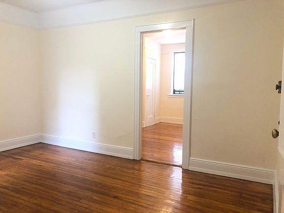 4th image of 25-39 33rd St #A1