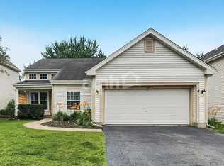 3131 Melbourne Ln, Lake In The Hills, IL 60156