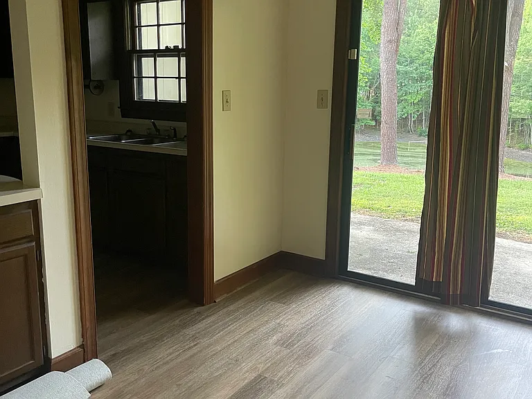 108 E Ridge Rd — Photo 2
