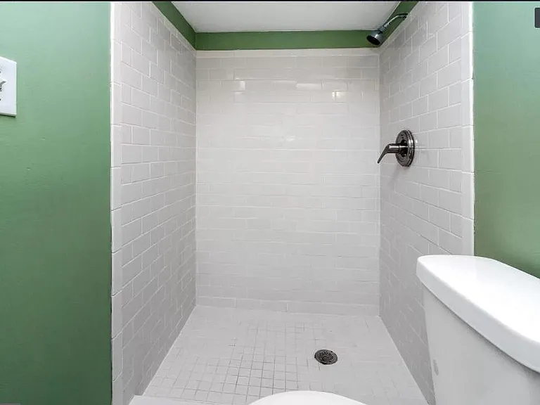 881 W Lombard St — Photo 4
