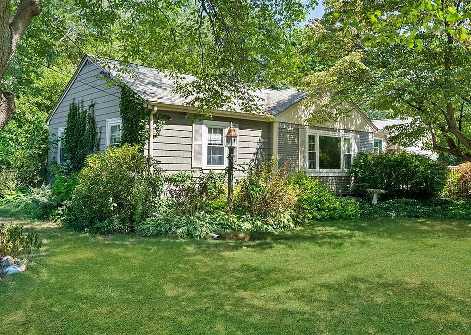 1st image of 130 Pettaconsett Ave