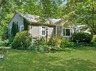 130 Pettaconsett Ave, Warwick, RI 02888