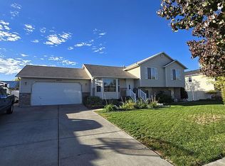 2843 W 2250 N, Clinton, UT 84015