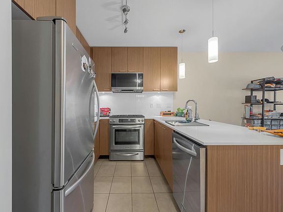 3rd image of 1330 Marine Dr #315