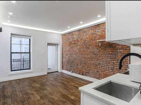 2nd image of 43 Columbia Pl APT 1D