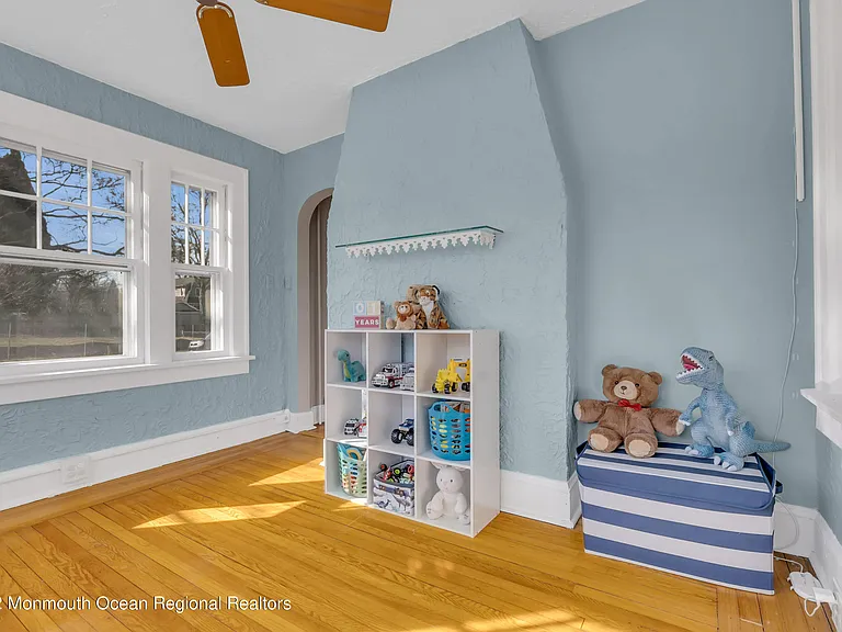 102 Dixon Ave — Photo 11
