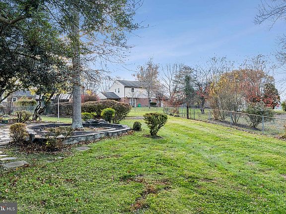 4th image of 12204 Chesterton Dr