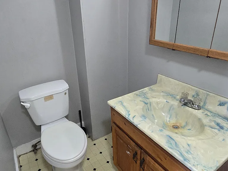 50 Main St #6 — Photo 18