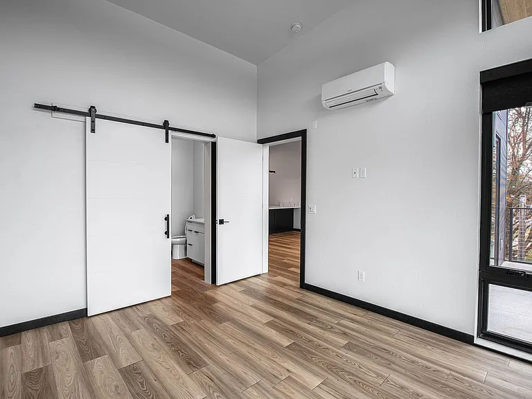 821 N 4th St #307 — Photo 27