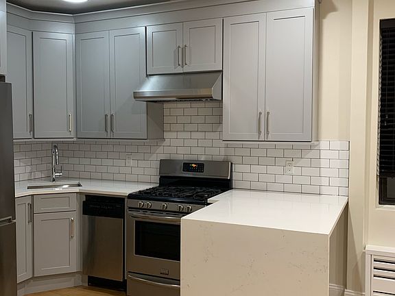 3rd image of 152 E 35th St APT 5E