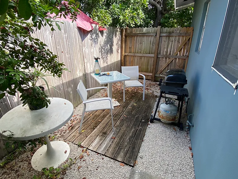 2705 SE 1st Ct #1 — Photo 12
