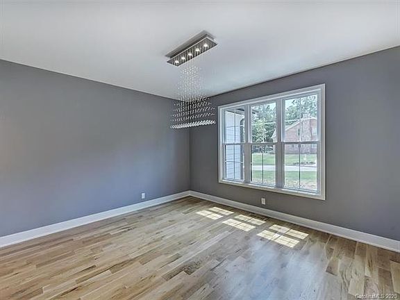 5th image of 125 Pine Mist Dr