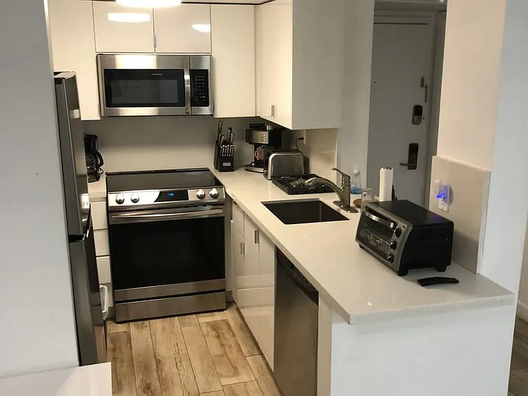 Ocean Dr — Photo 8