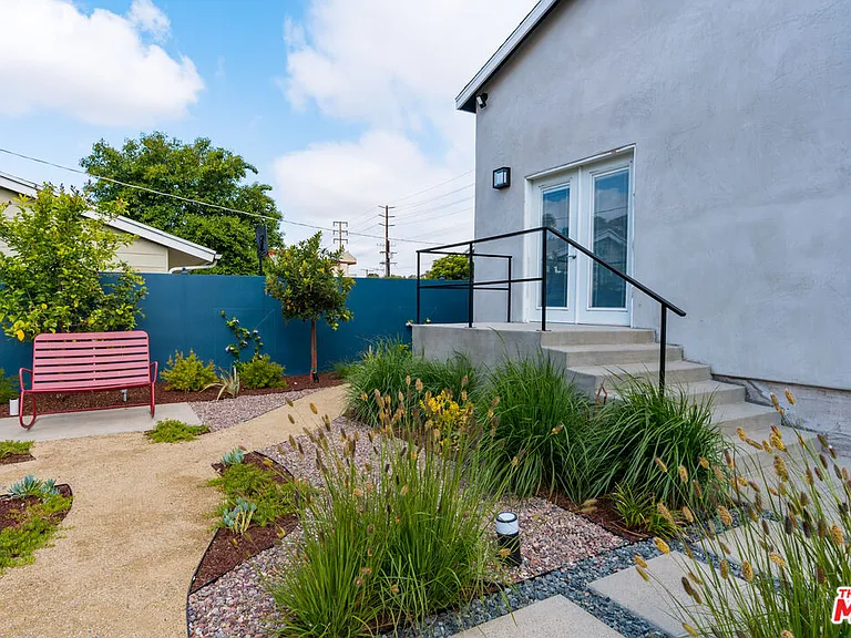 1460 Yosemite Dr — Photo 24