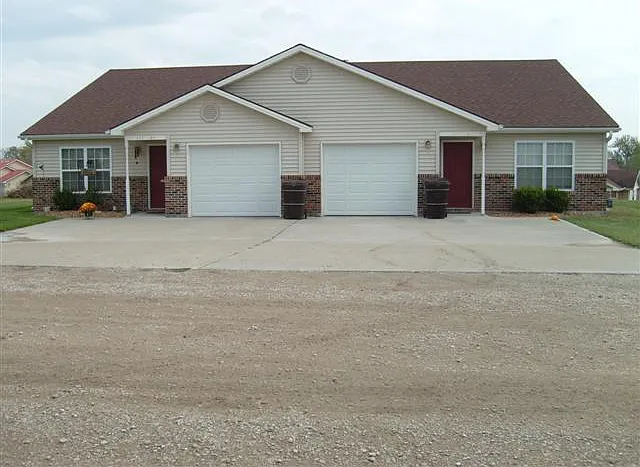 3 bed, 1000 sqft, $1,250 — Photo 1