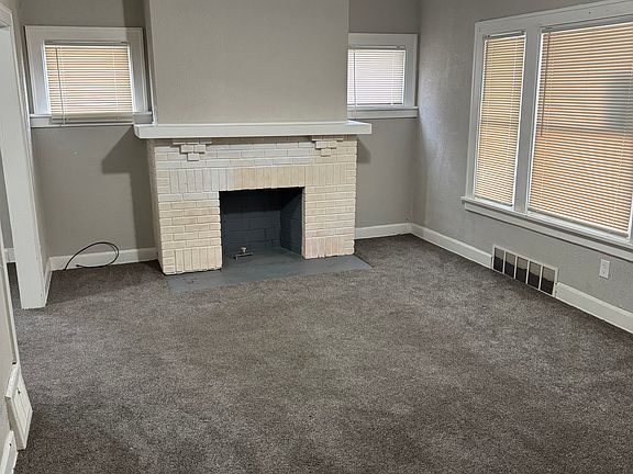Downstair Unit Living room