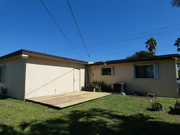 4th image of 17920 NW 82nd Avenue