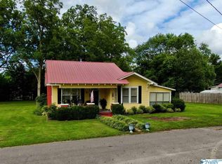 49 Franklin St, Crossville, AL 35962