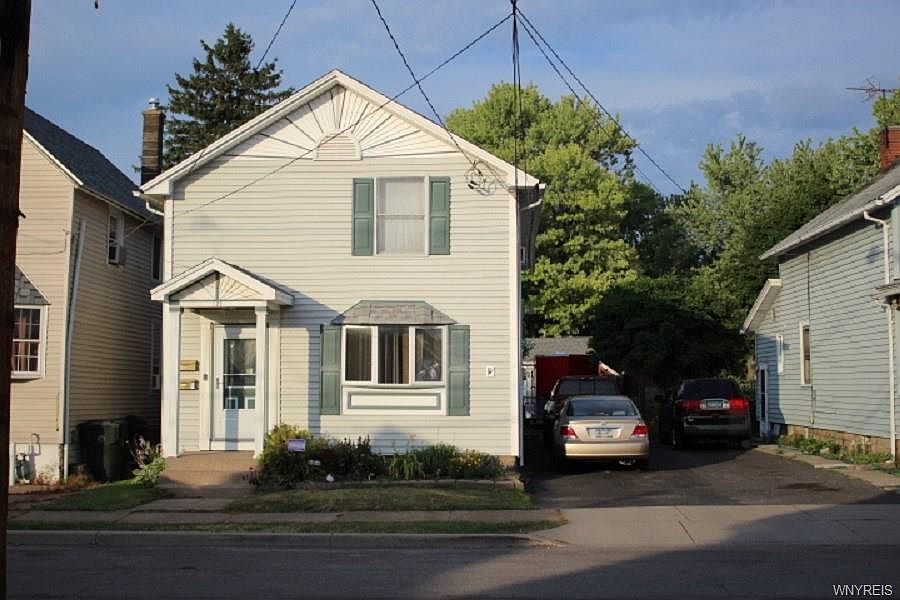 2nd image of 121 N Marion St