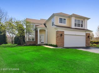 17 Lindsey Ct E, Bolingbrook, IL 60440