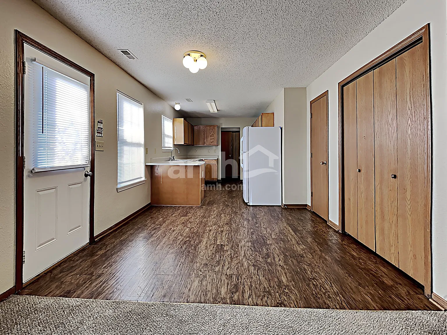 3 bed, 2.5 bath, 1848 sqft, $2,125 — Photo 2