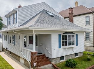 28 Oaklawn St, New Bedford, MA 02744