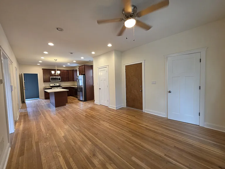 2343 W Winona St #2E — Photo 3