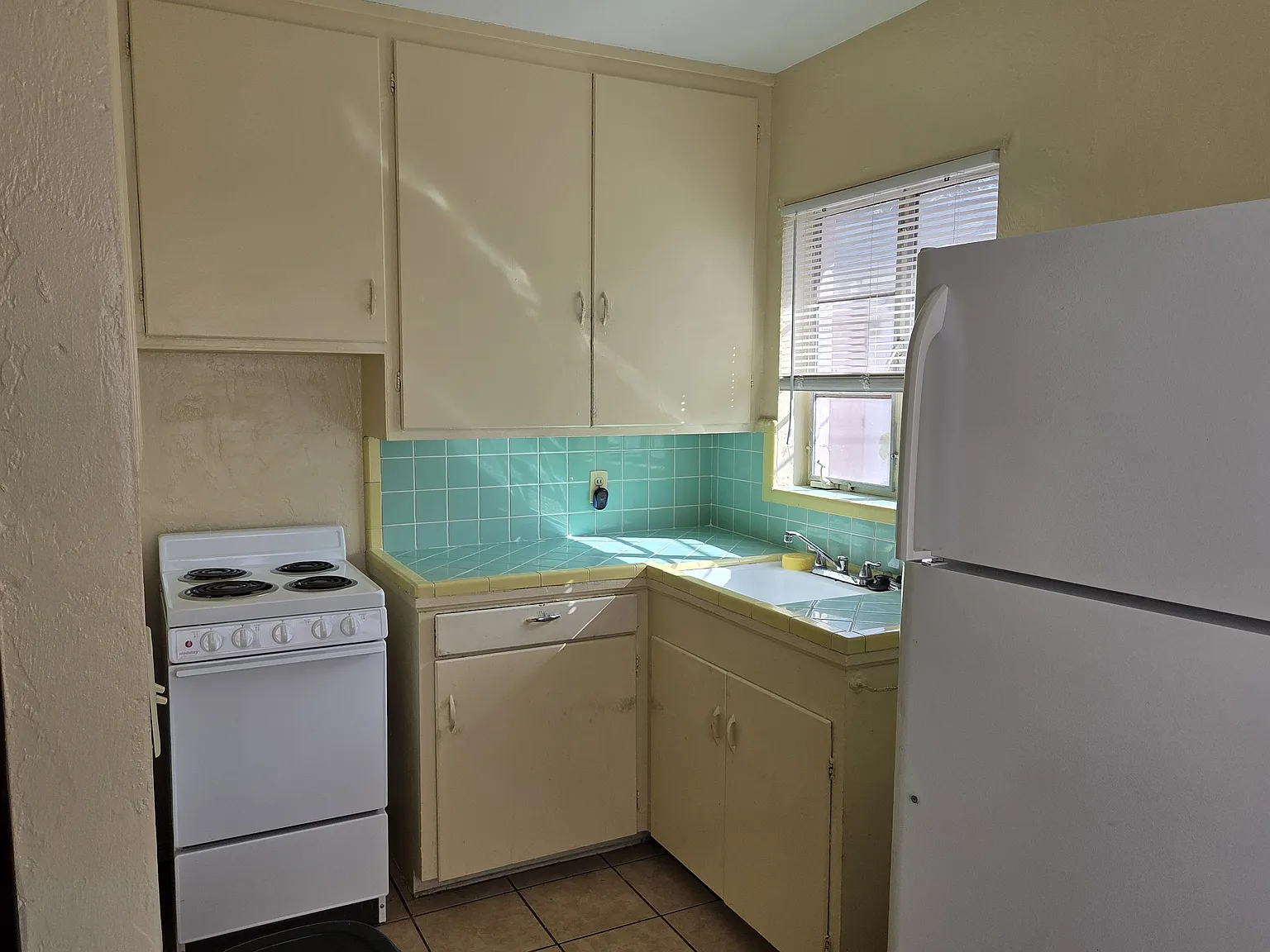 Studio, 400 sqft, $1,350 — Photo 1