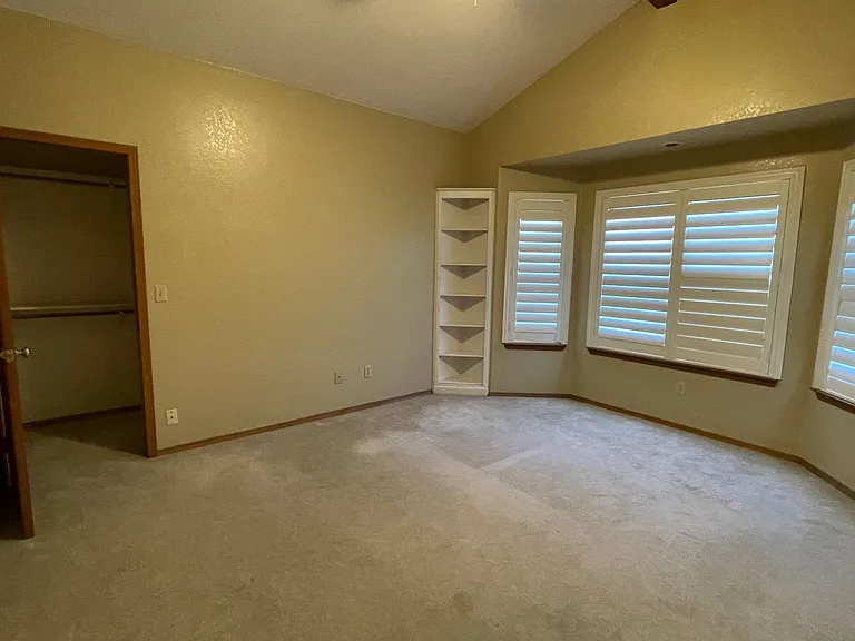605 E Babcock Ave — Photo 21