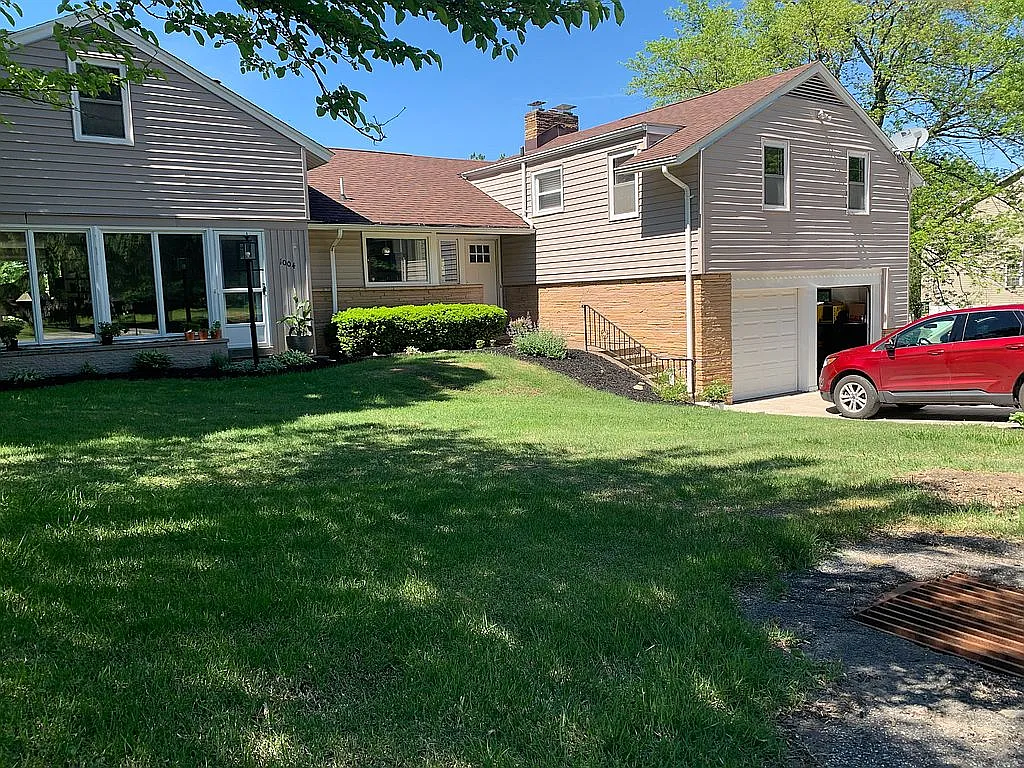 1004 Kruger Ave photo 1