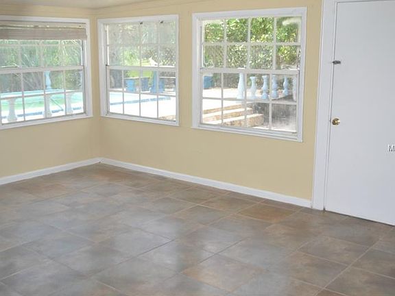 4th image of 6307 Royal Oak Dr