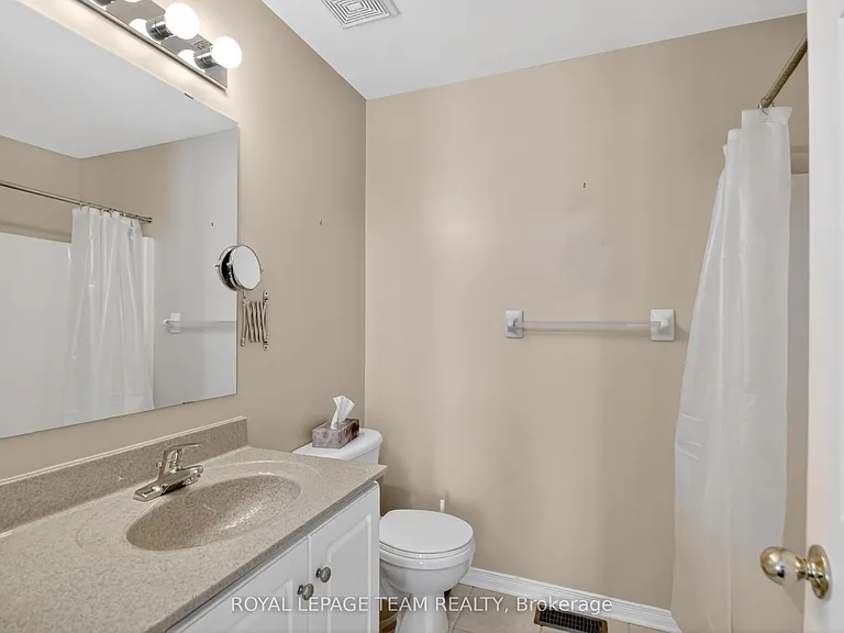 32 Riverstone Dr N — Photo 38