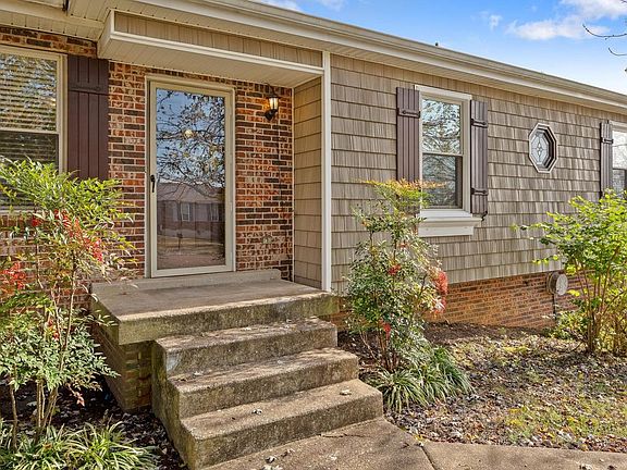 3rd image of 321 Sunrise Cir