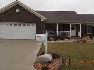 956 S Walnut St, Fairmount, IN 46928