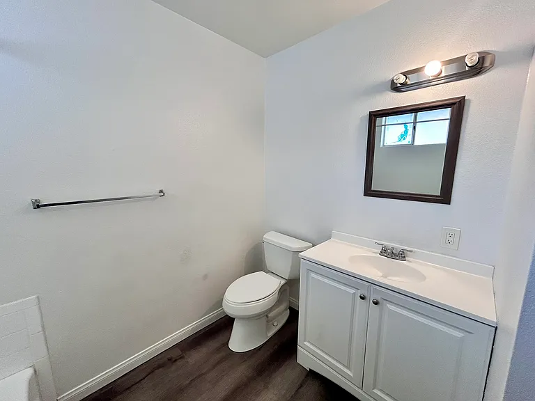28057 Washington Ave — Photo 20