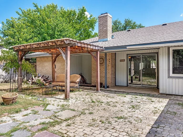 6737 Fair Meadows Dr — Photo 22