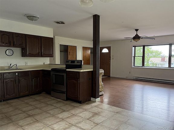 5th image of 180 Winston Dr
