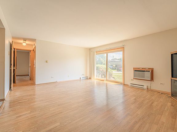 4th image of 1950 Canal St APT 1B