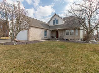 9 Sable Oaks Ct, Bloomington, IL 61704