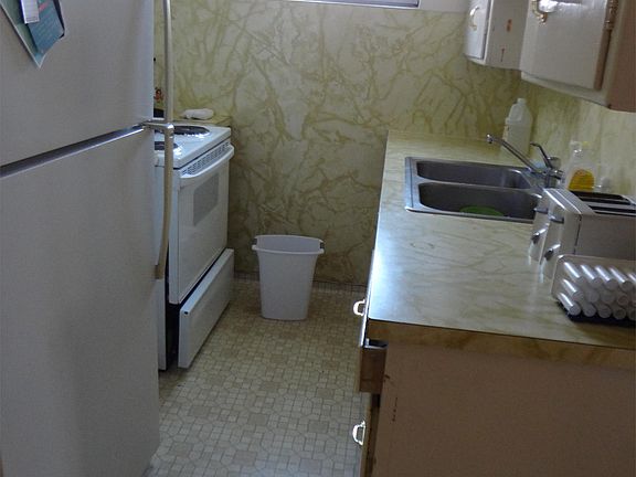 Basement - Kitchen