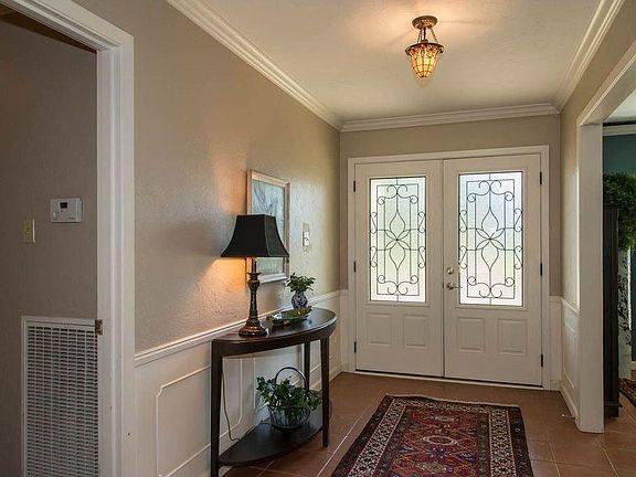 2nd image of 1365 Sheridan Ln