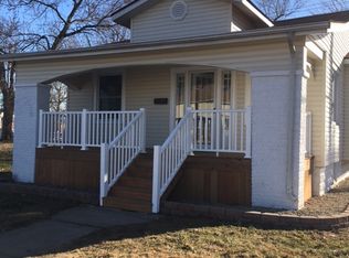 902 E Acton Ave, Wood River, IL 62095