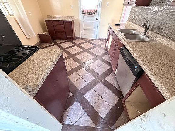 4th image of 7430 Alpine Dr