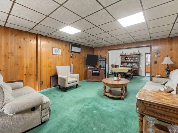 77-61 79th Pl, Ridgewood, NY 11385